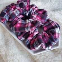 Load image into Gallery viewer, Melissa Scrunchie