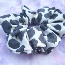 Load image into Gallery viewer, Mila Scrunchie